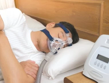 Υπνική άπνοια: Τι είναι και πώς αντιμετωπίζεται (βίντεο)